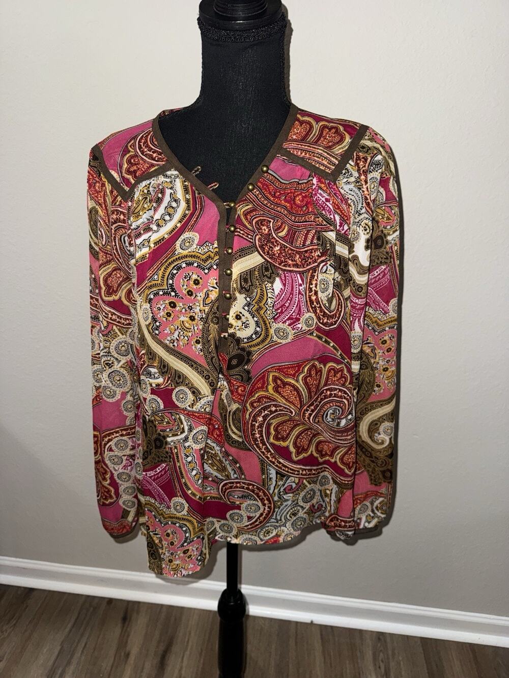 Caché Womens Large Pink Brown Paisley Blouse Henley Button V-Neck Artsy Boho Top